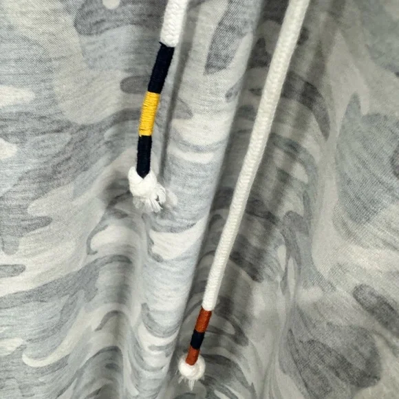 Hem & Thread Camo Pullover - Picture 3 of 4